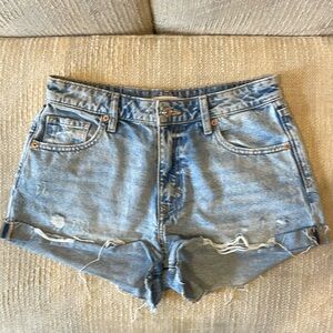 Forever 21 size 28 faded distressed cut-off blue denim jeans concert shorts